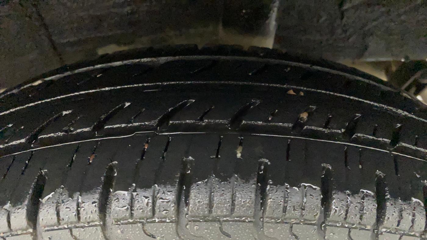 2019 Renault Kwid RXT 1.0 AMT (O), Petrol, Automatic, 20,219 km, Left Rear Tyre Tread