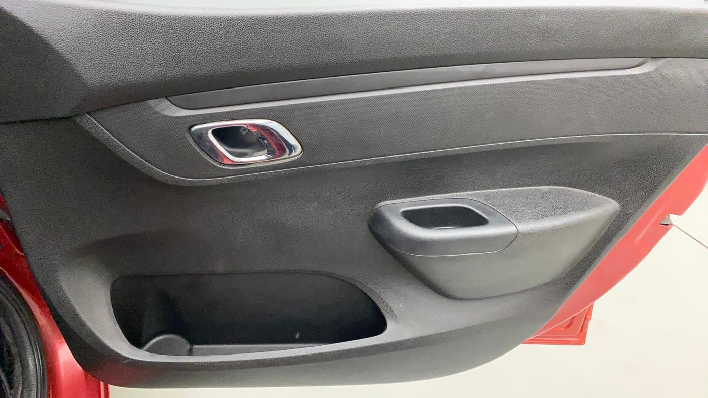 2019 Renault Kwid RXT 1.0 AMT (O), Petrol, Automatic, 20,219 km, Driver Side Door Panels Control