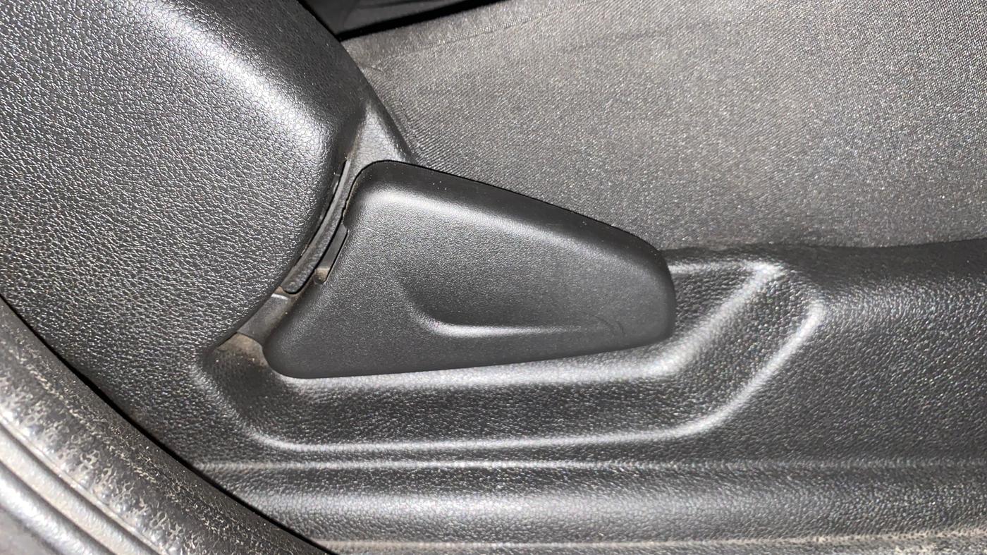 2017 Renault Kwid RXT 0.8, Petrol, Manual, 14,266 km, Driver Side Adjustment Panel