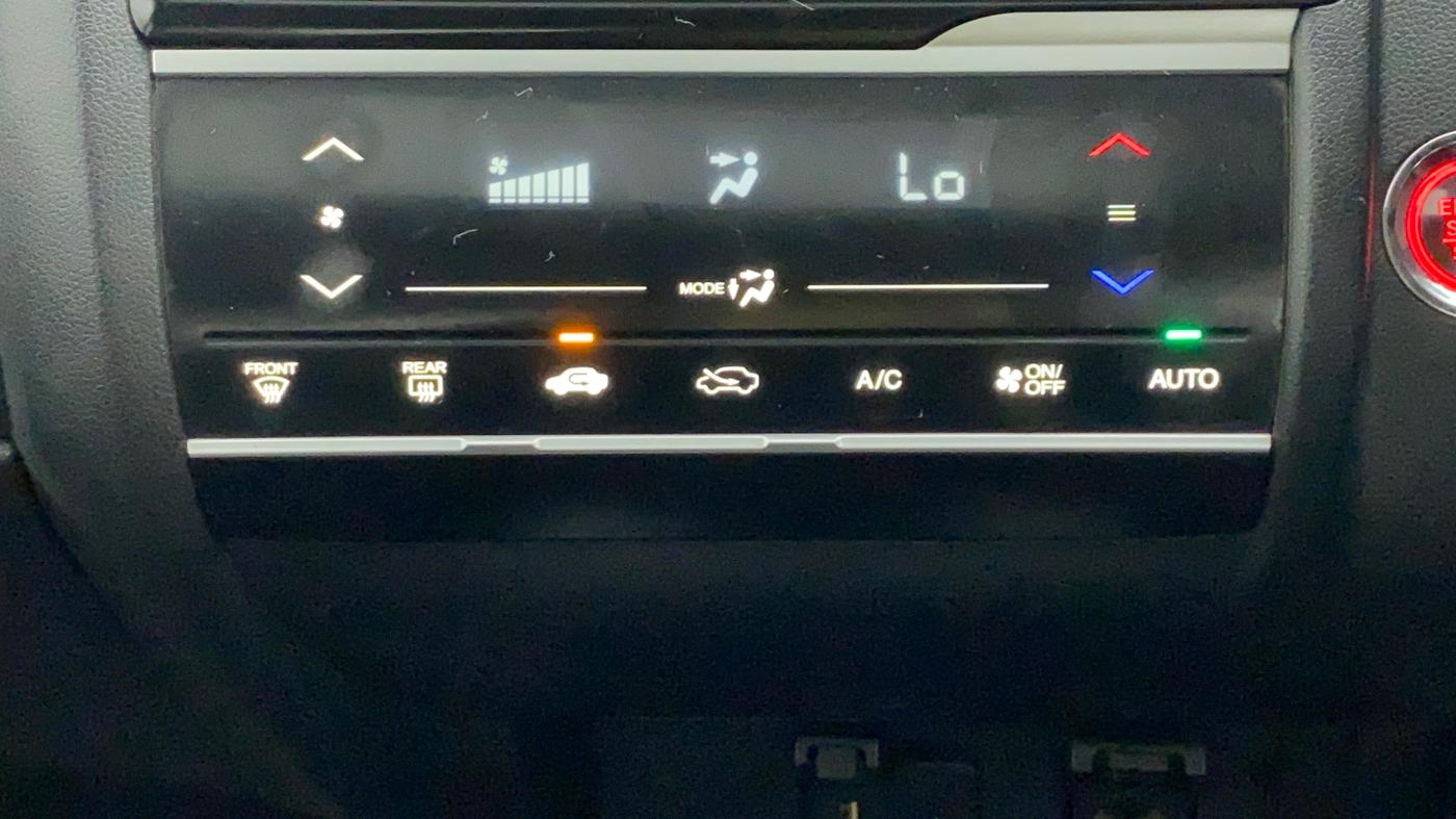 2020 Honda WR-V 1.5L I-DTEC VX MT, Diesel, Manual, 89,969 km, Automatic Climate Control