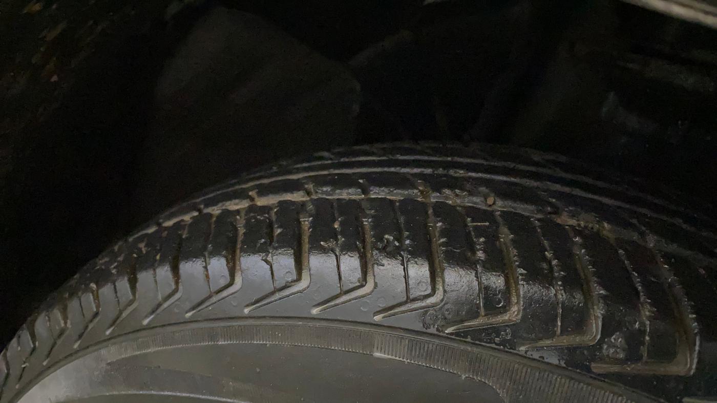 2016 Renault Kwid RXT 0.8, Petrol, Manual, 31,737 km, Right Front Tyre Tread