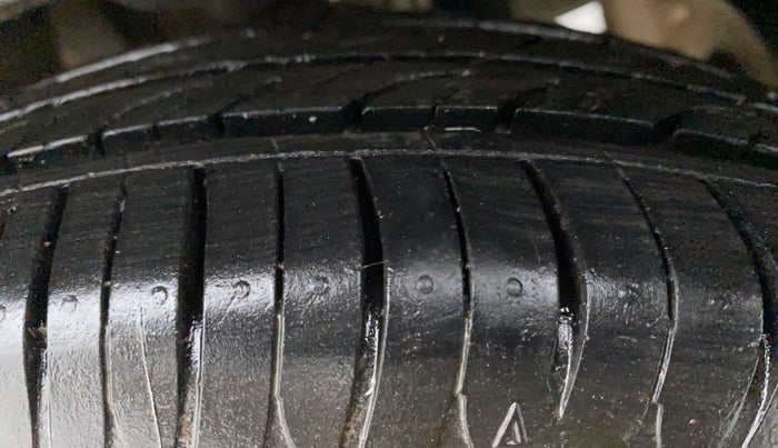 2013 Maruti Zen Estilo LXI, Petrol, Manual, 52,164 km, Right Rear Tyre Tread