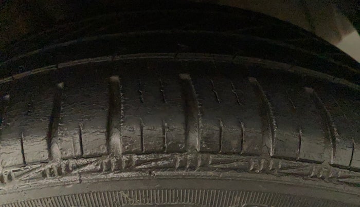 2014 Hyundai Grand i10 ASTA AT 1.2 KAPPA VTVT, Petrol, Automatic, 82,034 km, Left Rear Tyre Tread
