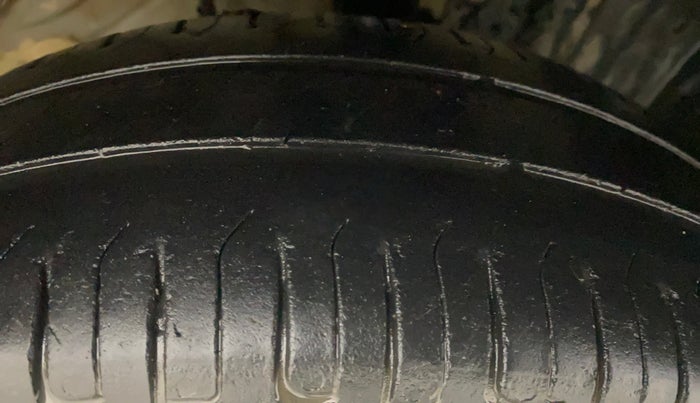 2014 Datsun Go T, Petrol, Manual, 59,457 km, Right Front Tyre Tread