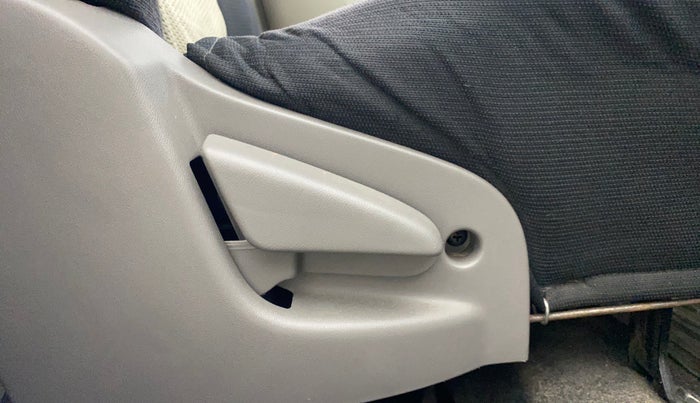 2014 Datsun Go T, Petrol, Manual, 59,457 km, Driver Side Adjustment Panel