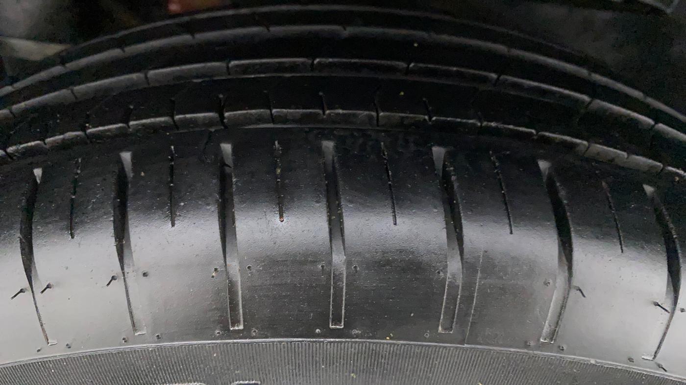 2022 Maruti Dzire ZXI CNG, CNG, Manual, 16,696 km, Right Rear Tyre Tread