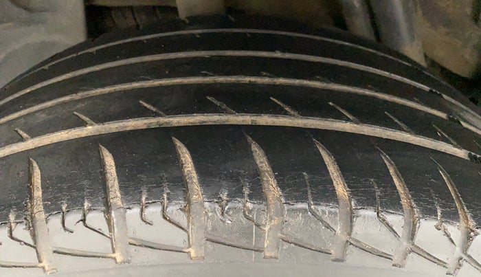 2013 Nissan Terrano XL (P), Petrol, Manual, 40,047 km, Right Rear Tyre Tread