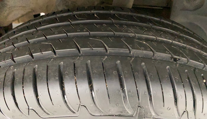 2013 Nissan Terrano XL (P), Petrol, Manual, 40,047 km, Left Rear Tyre Tread