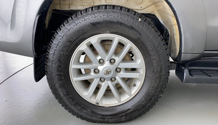 2014 Toyota Fortuner 3.0 4X2 MT, Diesel, Manual, 91,733 km, Right Rear Wheel