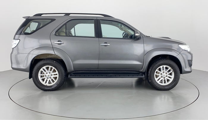2014 Toyota Fortuner 3.0 4X2 MT, Diesel, Manual, 91,733 km, Right Side View