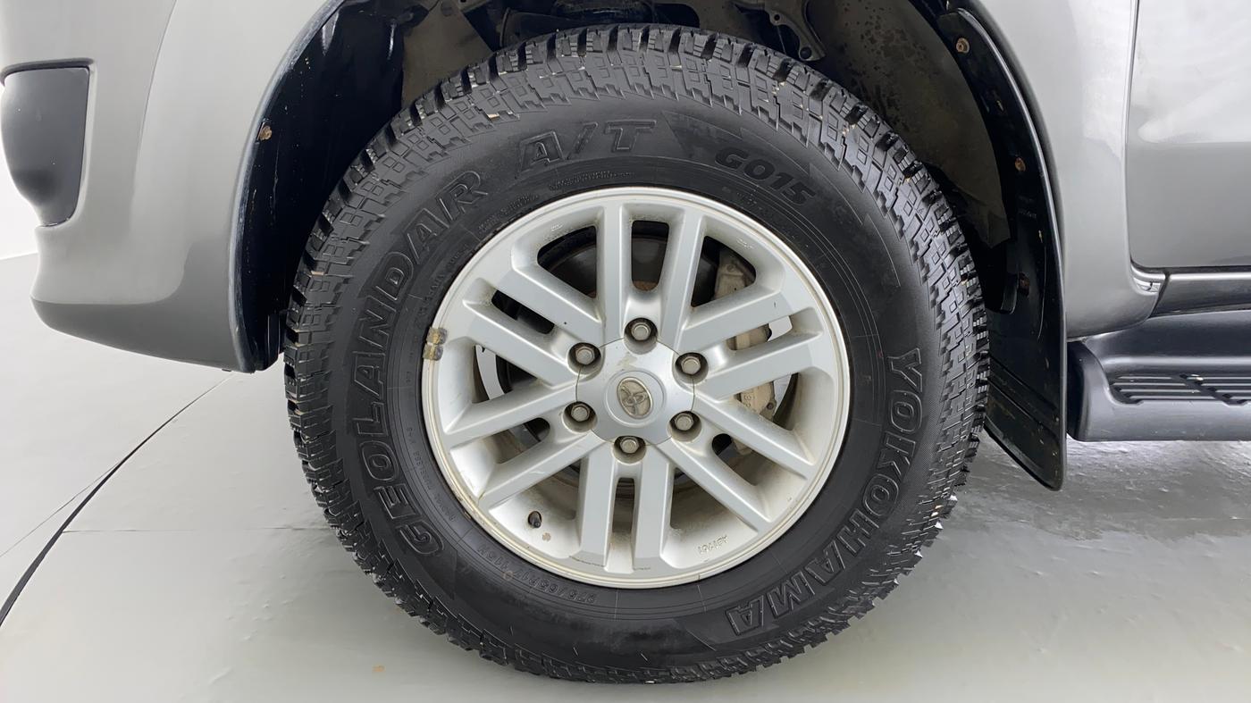 2014 Toyota Fortuner 3.0 4X2 MT, Diesel, Manual, 91,733 km, Left Front Wheel