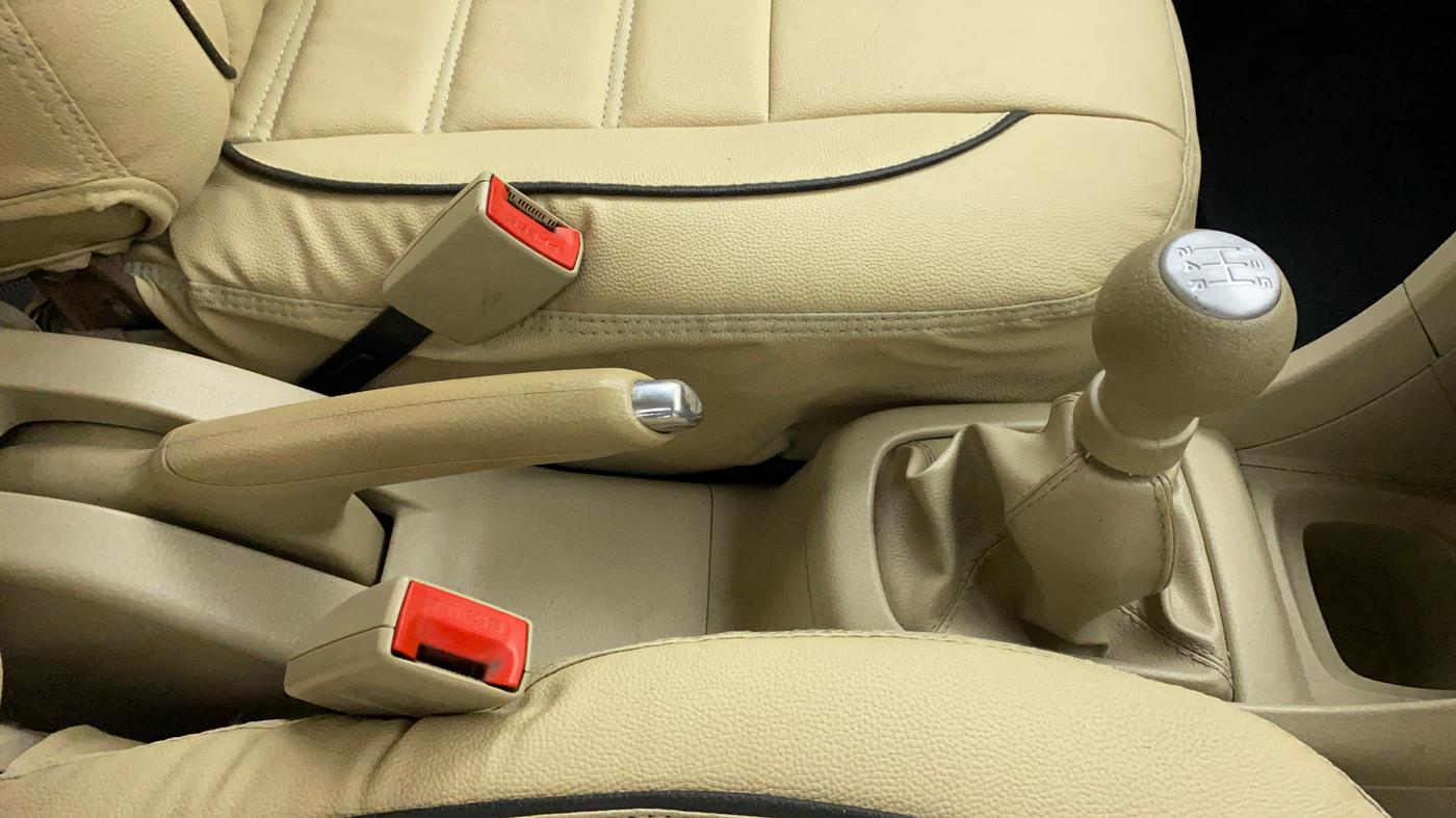 2013 Maruti Swift Dzire VDI, Diesel, Manual, 69,656 km, Gear Lever