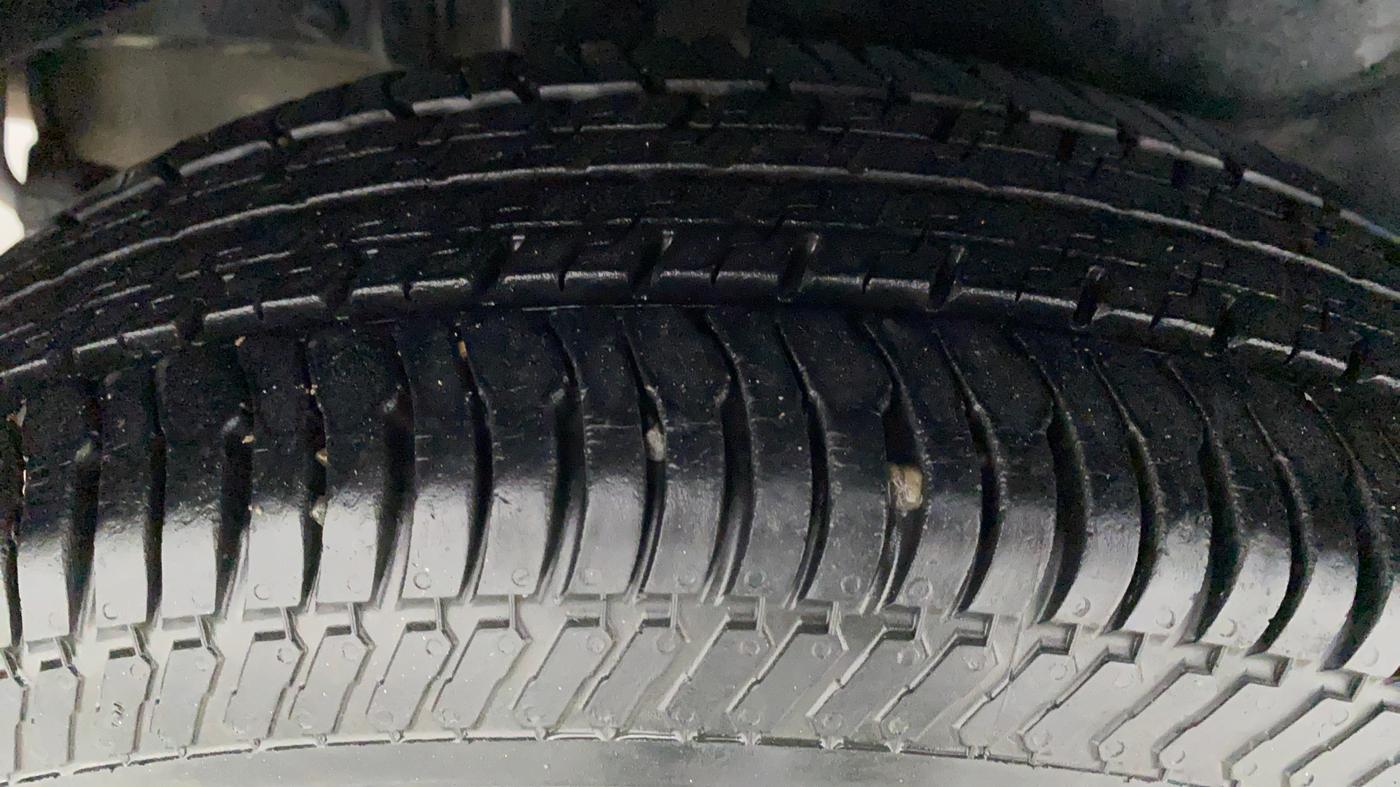 2013 Maruti Swift Dzire VDI, Diesel, Manual, 69,656 km, Right Rear Tyre Tread