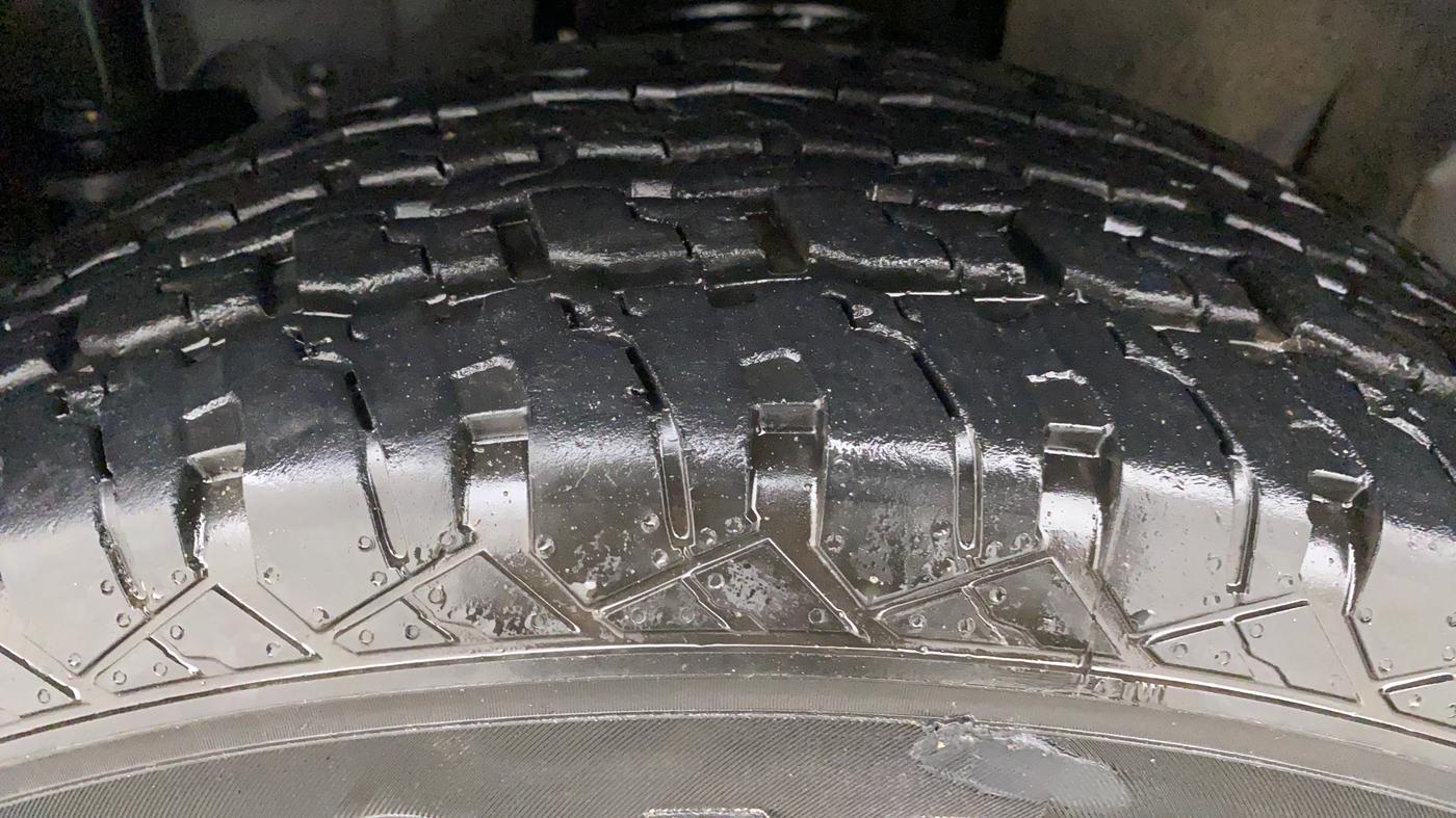 2021 Mahindra Thar LX PETROL HT 4WD AT, Petrol, Automatic, 9,713 km, Left Front Tyre Tread