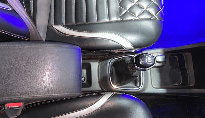 2019 Renault Kwid RXT 1.0 (O), Petrol, Manual, 82,935 km, Gear Lever