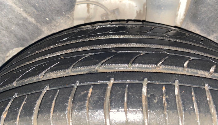 2016 Skoda Octavia STYLE PLUS AT 1.8 TSI, Petrol, Automatic, 58,090 km, Left Rear Tyre Tread