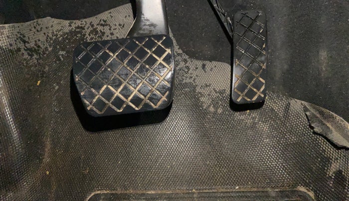 2016 Skoda Octavia STYLE PLUS AT 1.8 TSI, Petrol, Automatic, 58,090 km, Pedals