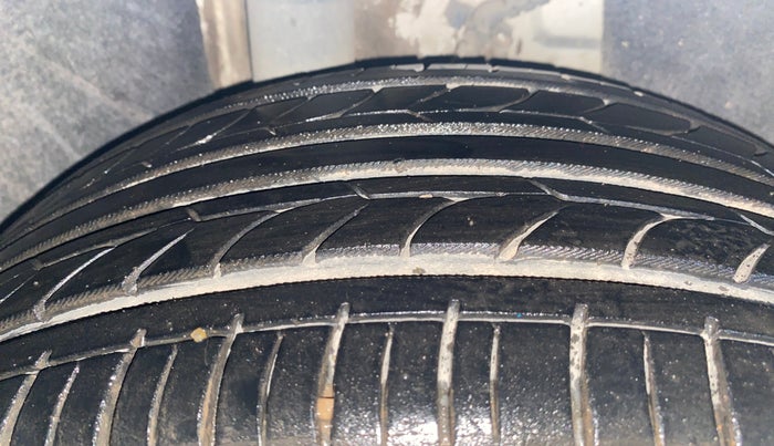 2016 Skoda Octavia STYLE PLUS AT 1.8 TSI, Petrol, Automatic, 58,090 km, Right Rear Tyre Tread