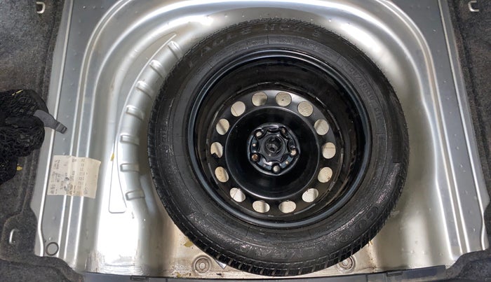 2016 Skoda Octavia STYLE PLUS AT 1.8 TSI, Petrol, Automatic, 58,090 km, Spare Tyre