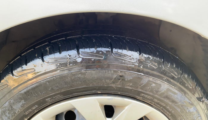 2015 Hyundai Grand i10 SPORTZ 1.2 KAPPA VTVT, Petrol, Manual, 1,44,319 km, Right Front Tyre Tread