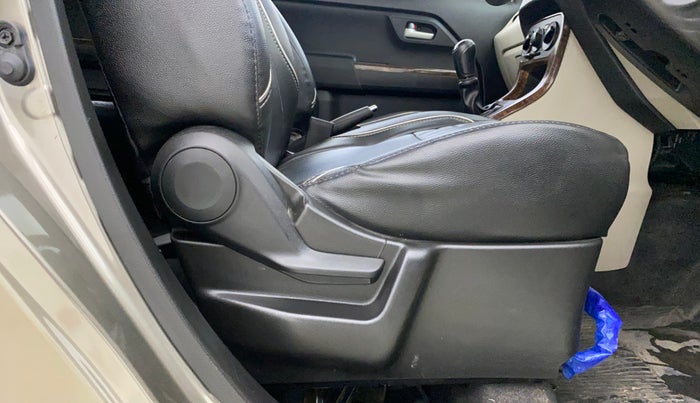 2021 Maruti New Wagon-R ZXI 1.2, Petrol, Manual, 57,377 km, Driver Side Adjustment Panel