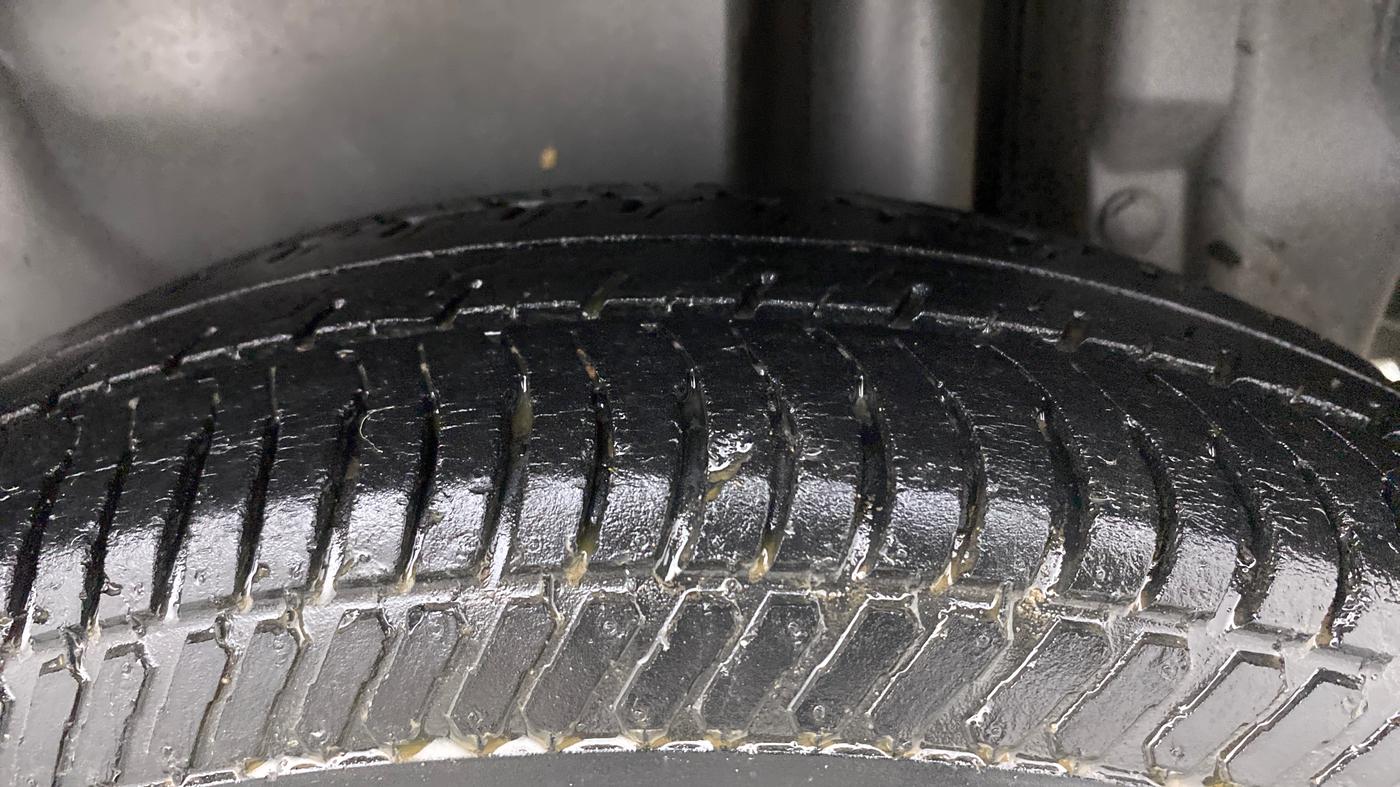 2013 Maruti Swift Dzire VXI, Petrol, Manual, 38,523 km, Left Rear Tyre Tread