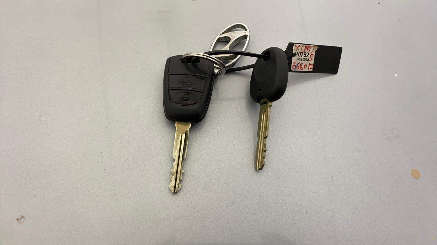 2019 Hyundai Xcent S 1.2, Petrol, Manual, 33,914 km, Key Close Up