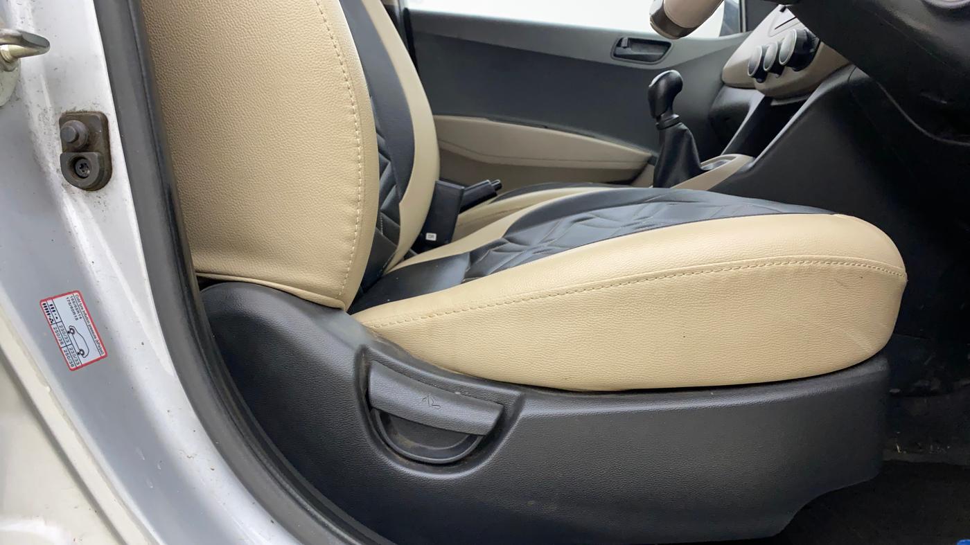 2019 Hyundai Xcent S 1.2, Petrol, Manual, 33,914 km, Driver Side Adjustment Panel