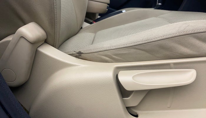 2017 Volkswagen Ameo HIGHLINE PLUS 1.5L AT 16 ALLOY, Diesel, Automatic, 71,356 km, Driver Side Adjustment Panel