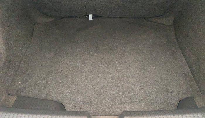 2017 Volkswagen Ameo HIGHLINE PLUS 1.5L AT 16 ALLOY, Diesel, Automatic, 71,356 km, Boot Inside