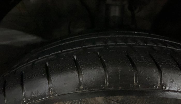 2021 Hyundai VENUE S 1.2, Petrol, Manual, 11,356 km, Right Front Tyre Tread