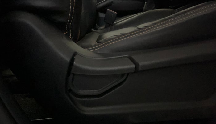 2021 Hyundai VENUE S 1.2, Petrol, Manual, 11,356 km, Driver Side Adjustment Panel