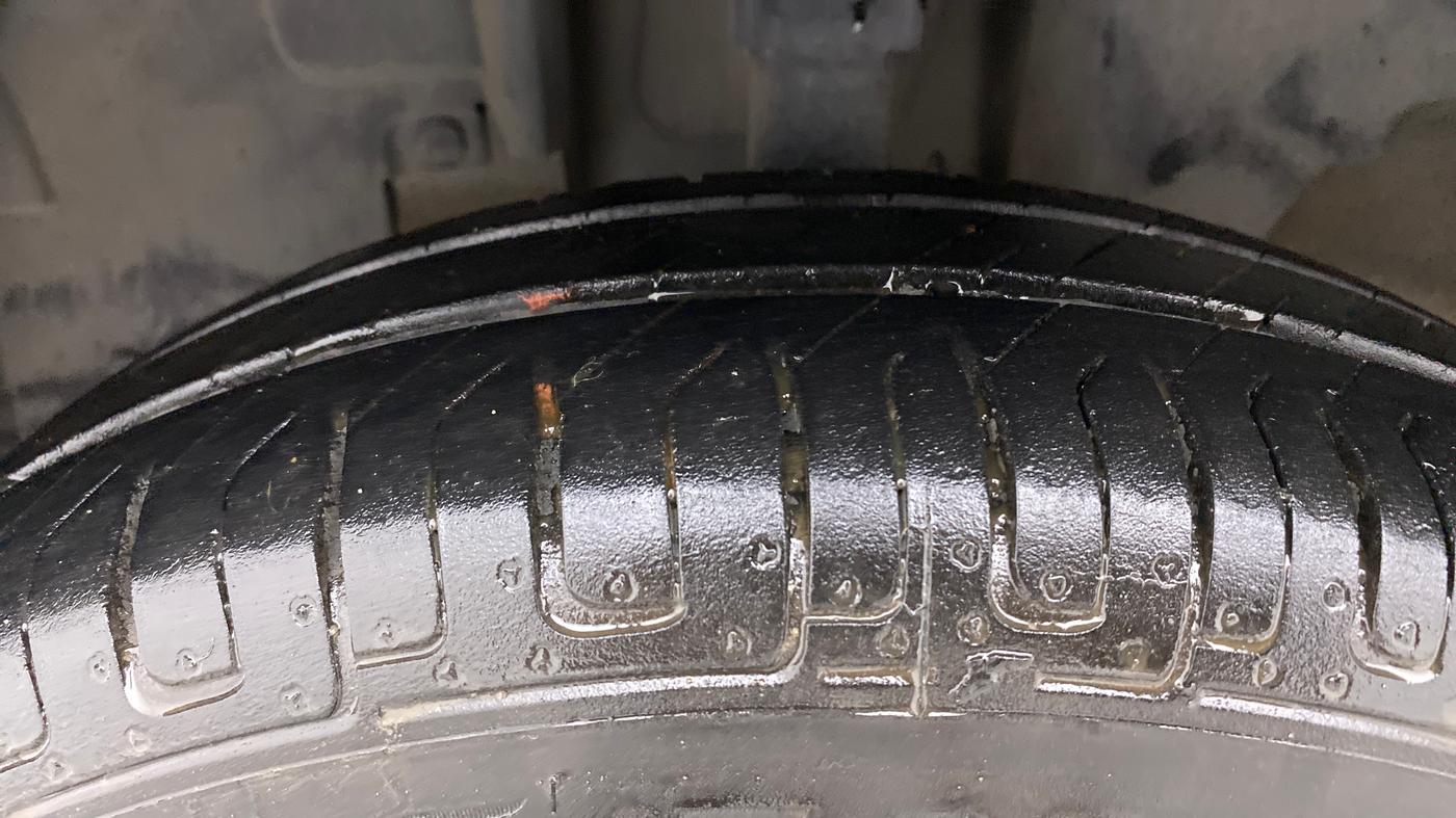 2019 Renault Kwid CLIMBER 1.0 AMT, Petrol, Automatic, 71,238 km, Left Front Tyre Tread