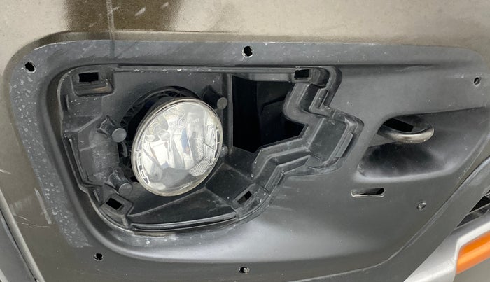 2019 Renault Kwid CLIMBER 1.0 AMT, Petrol, Automatic, 71,238 km, Right fog light - Fog Light cover missing