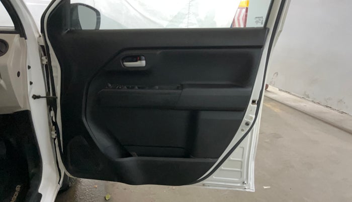 2022 Maruti New Wagon-R VXI (O) 1.0, Petrol, Manual, 41,259 km, Driver Side Door Panels Control