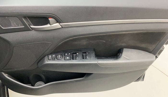 2017 Hyundai New Elantra 2.0 SX AT PETROL, Petrol, Automatic, 1,00,502 km, Driver Side Door Panels Control