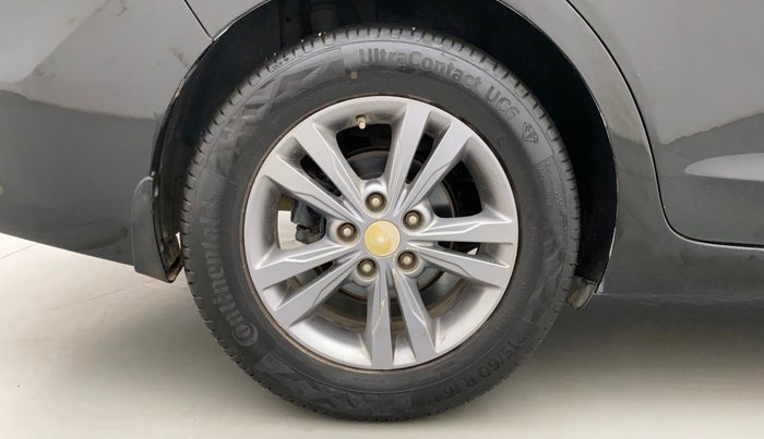 2017 Hyundai New Elantra 2.0 SX AT PETROL, Petrol, Automatic, 1,00,502 km, Right Rear Wheel
