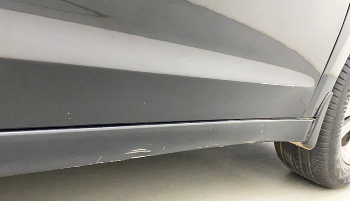 2017 Hyundai New Elantra 2.0 SX AT PETROL, Petrol, Automatic, 1,00,502 km, Right running board - Slightly dented