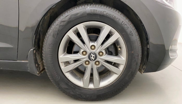 2017 Hyundai New Elantra 2.0 SX AT PETROL, Petrol, Automatic, 1,00,502 km, Right Front Wheel