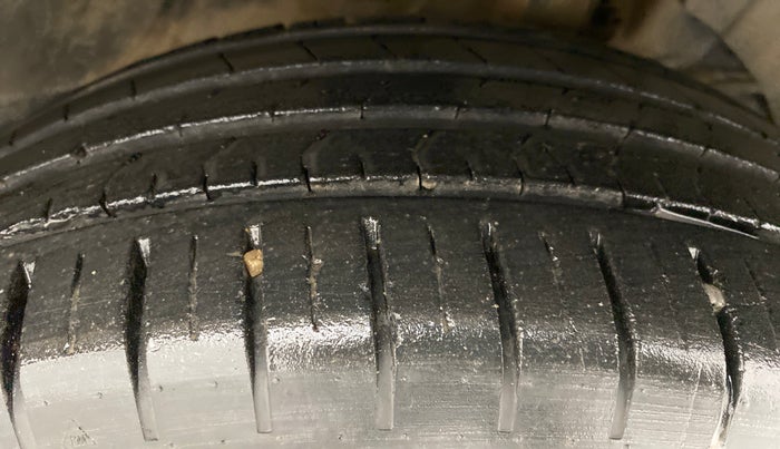2019 Maruti Baleno ALPHA CVT PETROL 1.2, Petrol, Automatic, 26,674 km, Right Front Tyre Tread