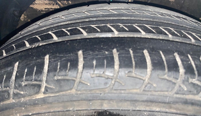 2019 Maruti Swift LXI, Petrol, Manual, 44,468 km, Left Front Tyre Tread