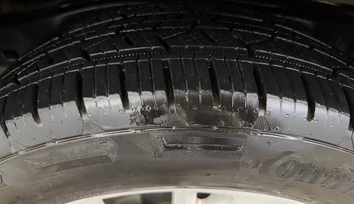 2016 Toyota Innova Crysta 2.7 ZX AT 7 STR, Petrol, Automatic, 45,048 km, Right Rear Tyre Tread