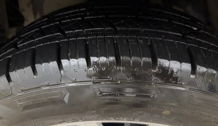 2016 Toyota Innova Crysta 2.7 ZX AT 7 STR, Petrol, Automatic, 45,048 km, Left Front Tyre Tread