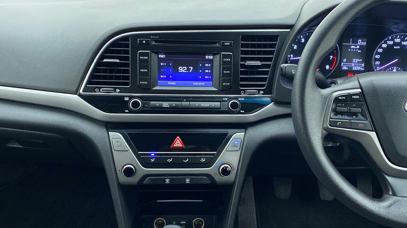 2017 Hyundai New Elantra 2.0 S MT, Petrol, Manual, 33,377 km, Air Conditioner