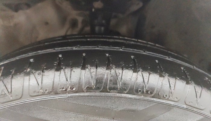 2015 Honda City 1.5L I-VTEC VX CVT, CNG, Automatic, 84,765 km, Right Front Tyre Tread