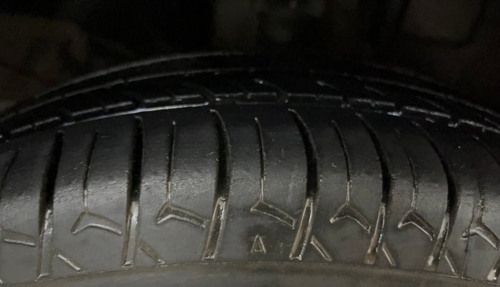 2022 Renault Kwid CLIMBER MT 1.0, Petrol, Manual, 61,431 km, Right Front Tyre Tread