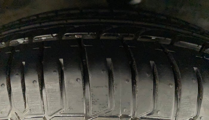 2011 Hyundai i10 SPORTZ 1.2, Petrol, Manual, 54,234 km, Right Front Tyre Tread