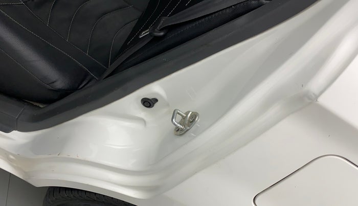 2017 Maruti Alto 800 LXI, Petrol, Manual, 30,183 km, Left C pillar - Minor scratches