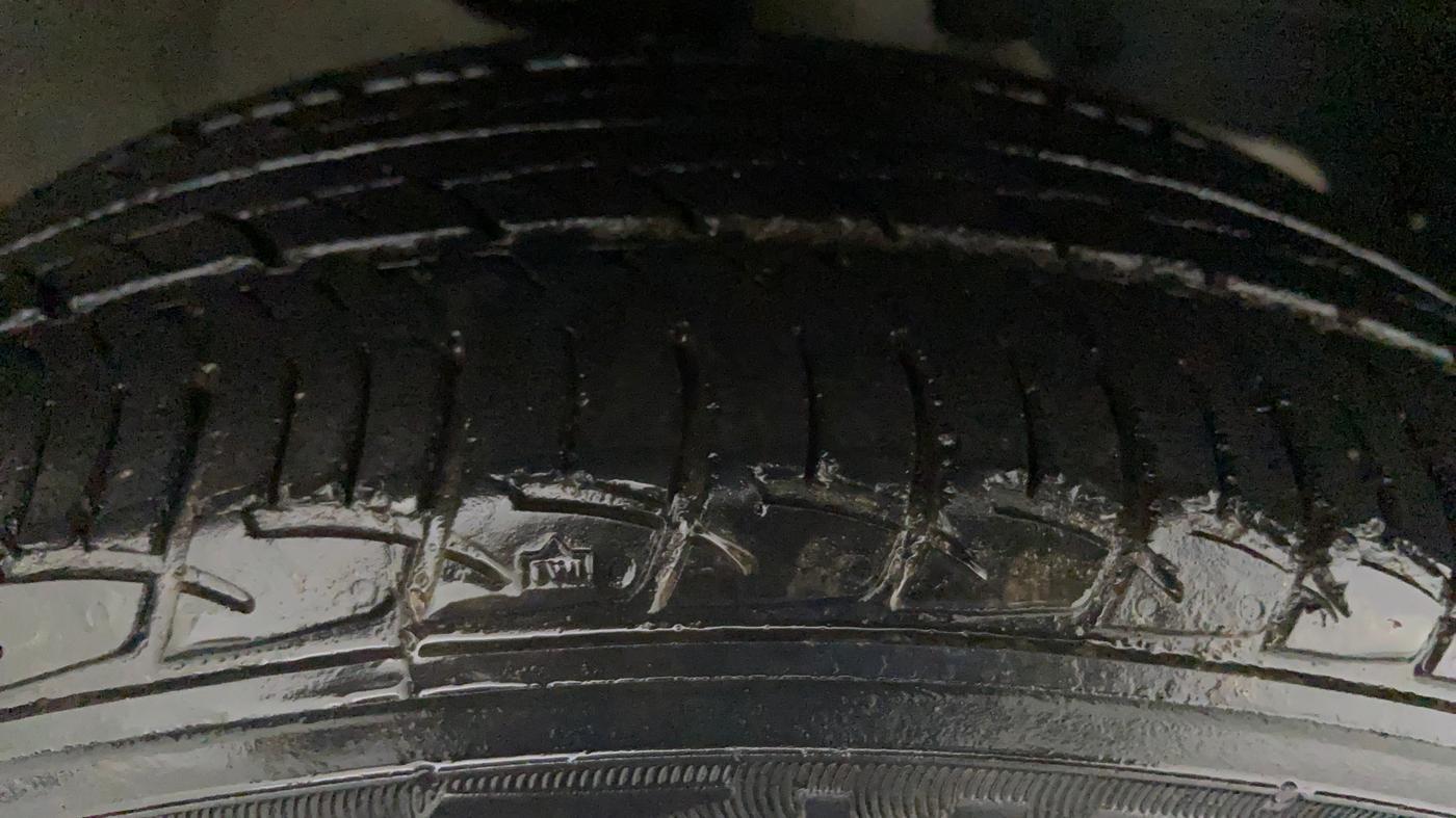 2018 Mahindra KUV 100 NXT K8 D 6 SEATER, Diesel, Manual, 20,768 km, Right Front Tyre Tread