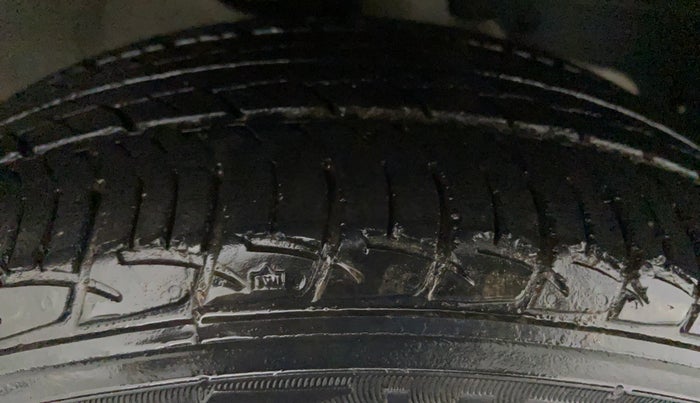 2018 Mahindra KUV 100 NXT K8 D 6 SEATER, Diesel, Manual, 20,768 km, Right Front Tyre Tread